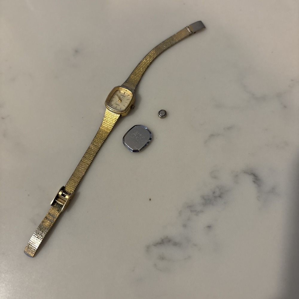 Casio Analog Quartz Women Watch Needs New Battery- Untested/for Parts